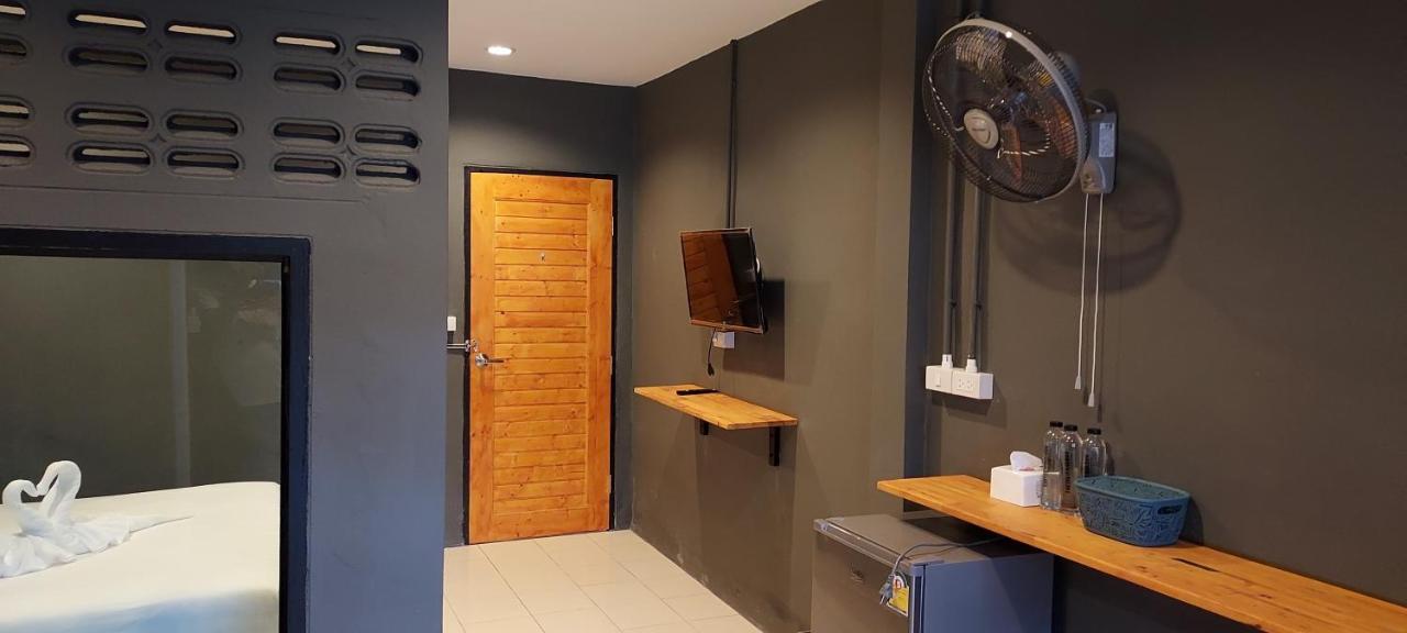 Loftel @ Nakhon Hostel Накхон Си Тамарат Екстериор снимка