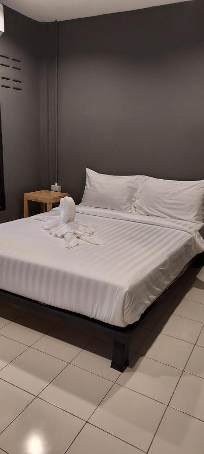 Loftel @ Nakhon Hostel Накхон Си Тамарат Екстериор снимка